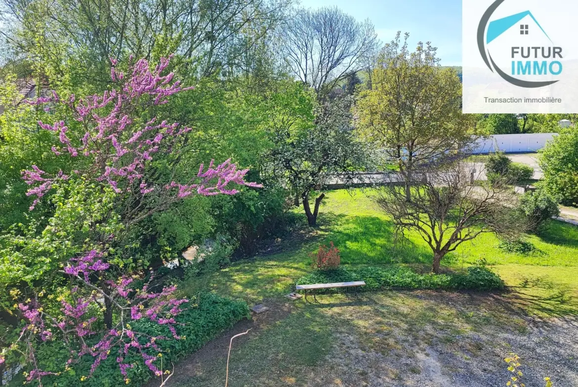 Maison individuelle F5 à Pont de Roid, 92 m², terrain 14 ares, proche commodités 