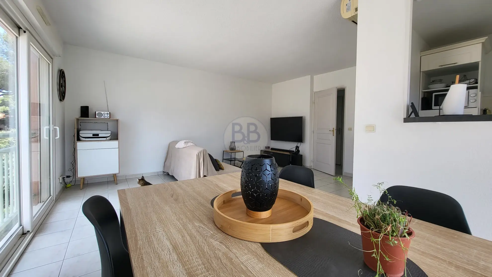 Appartement à Saint Aygulf dernier étage avec terrasse et parking 