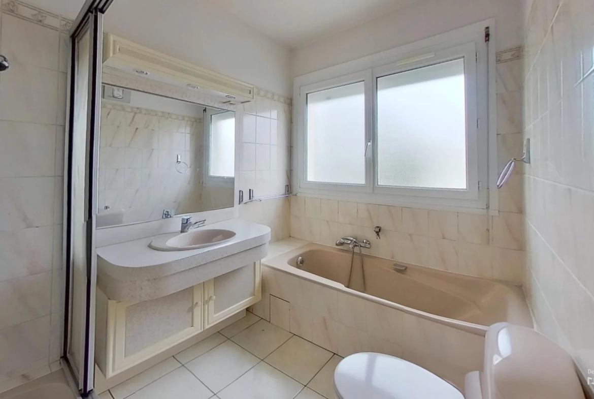 Maison à rénover de 107 m² à vendre à Herouville Saint Clair 