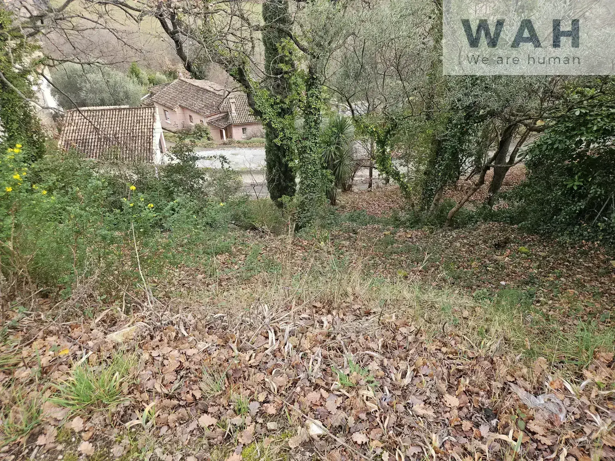 Terrain à bâtir de 430 m² à Poujols, proche Lodève, vue montagne, terrain non viabilisé 