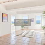 Lot de 3 appartements à rénover avec vue exceptionnelle à Pierrefeu-du-Var