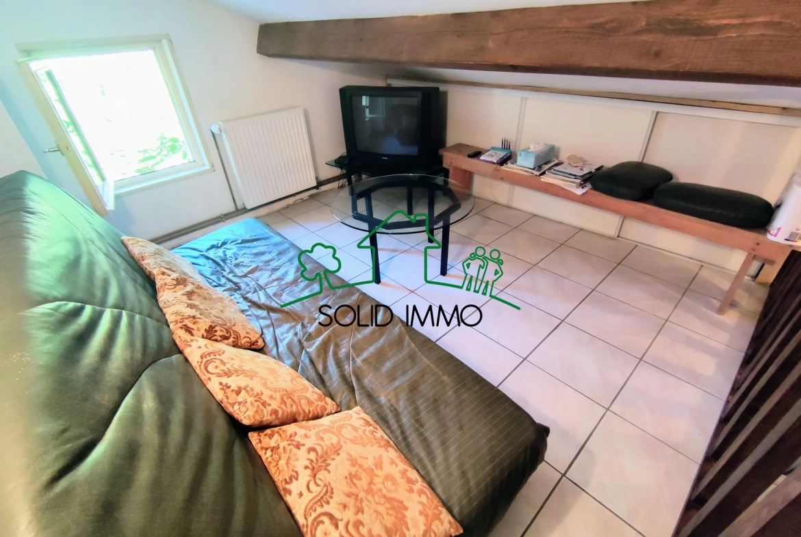 Maison de 50 m² avec terrain arboré à Joannas, idéal nature 