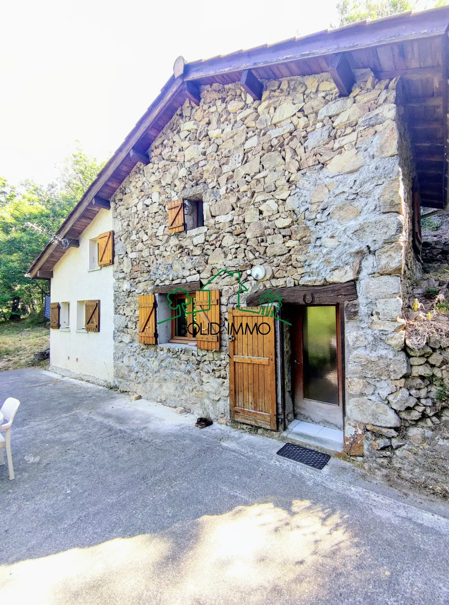 Maison de 50 m² avec terrain arboré à Joannas, idéal nature 