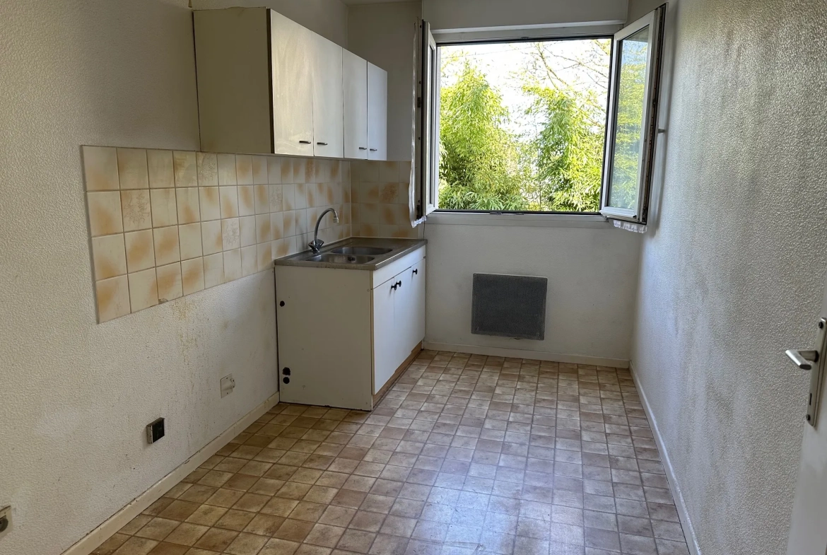 Appartement 2 pièces à vendre à Strasbourg Neuhof avec balcon, cave et parking 