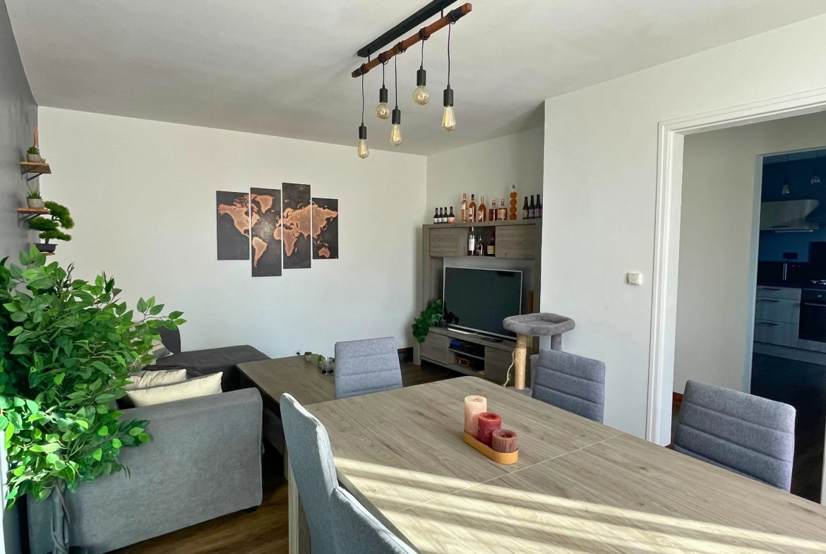 Maison rénovée à Cognac avec cour, garage et orientation sud 