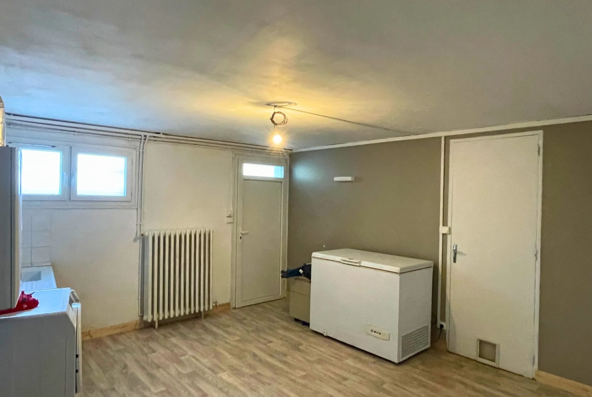 Maison rénovée à Cognac avec cour, garage et orientation sud 