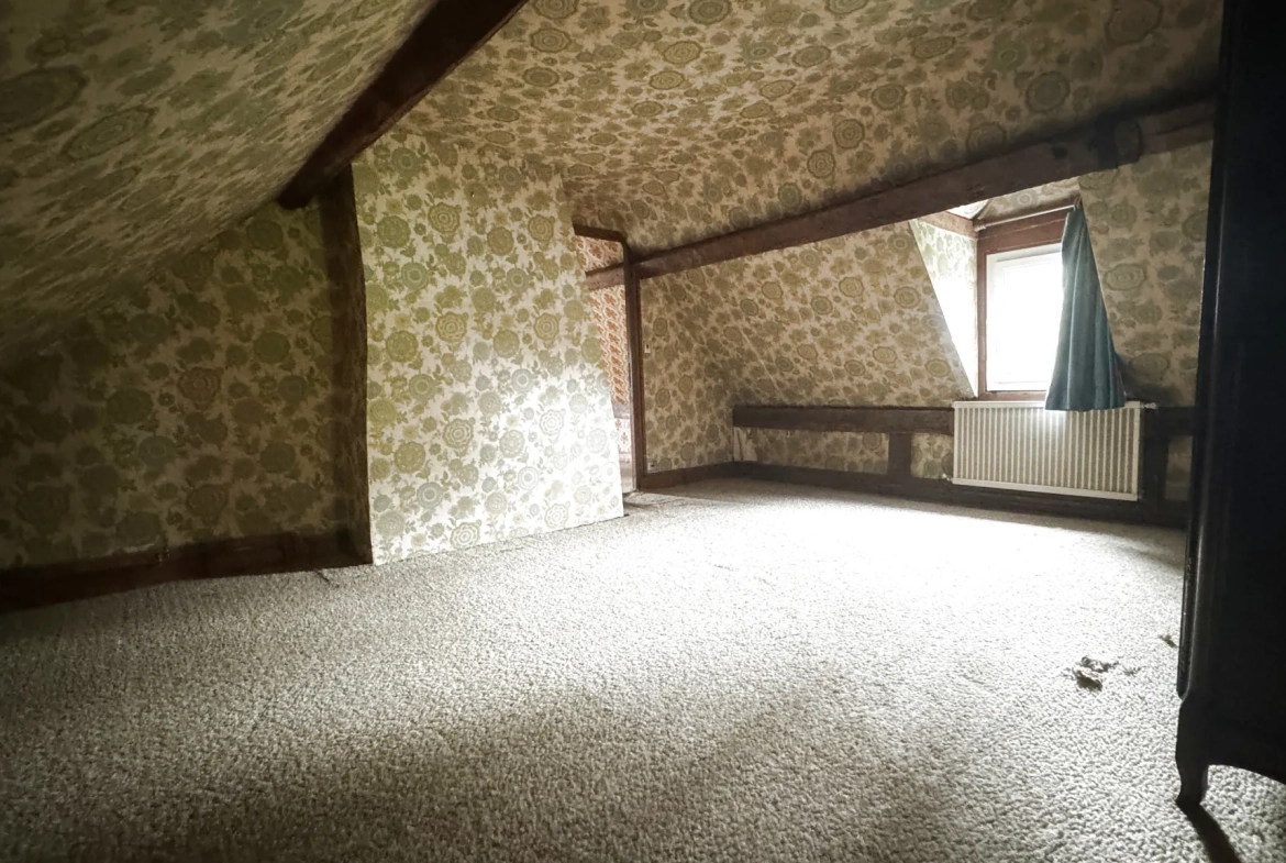 Maison Normande à vendre à Pont l'Évêque - Grand terrain et dépendances 