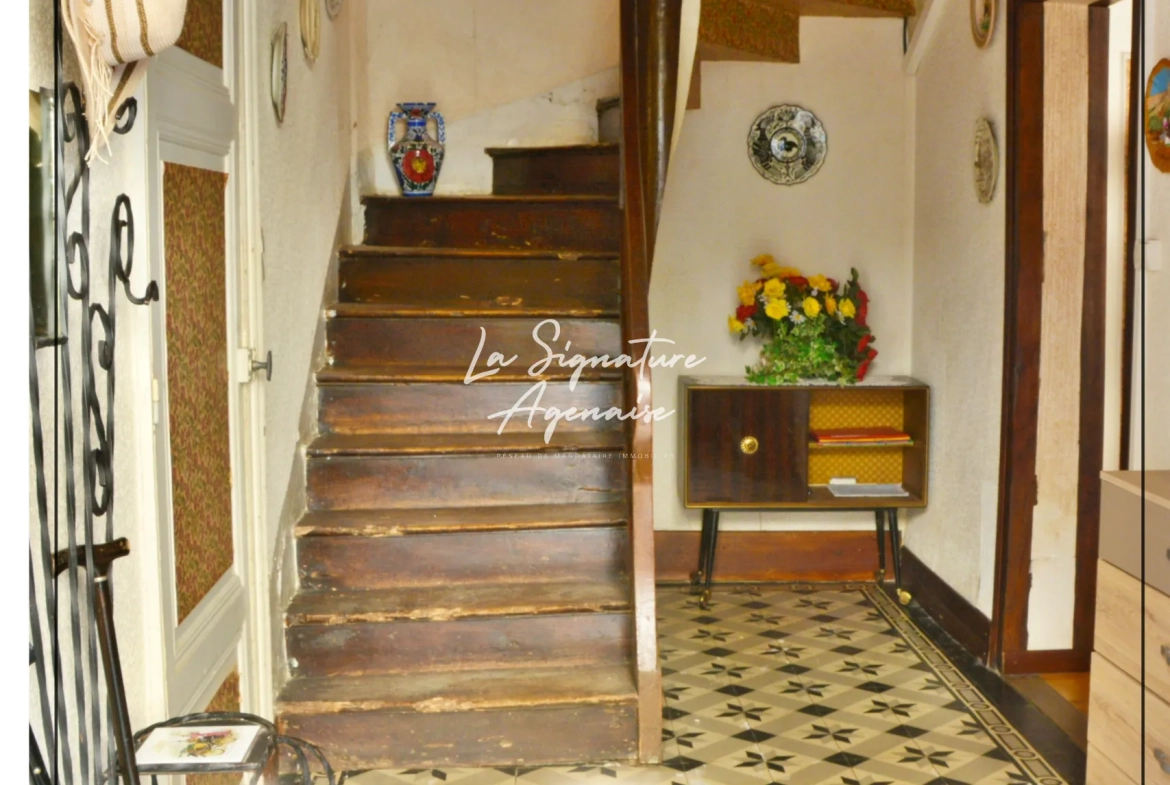 Maison en pierre de 113 m² avec cour intérieure et jardin à Vianne 