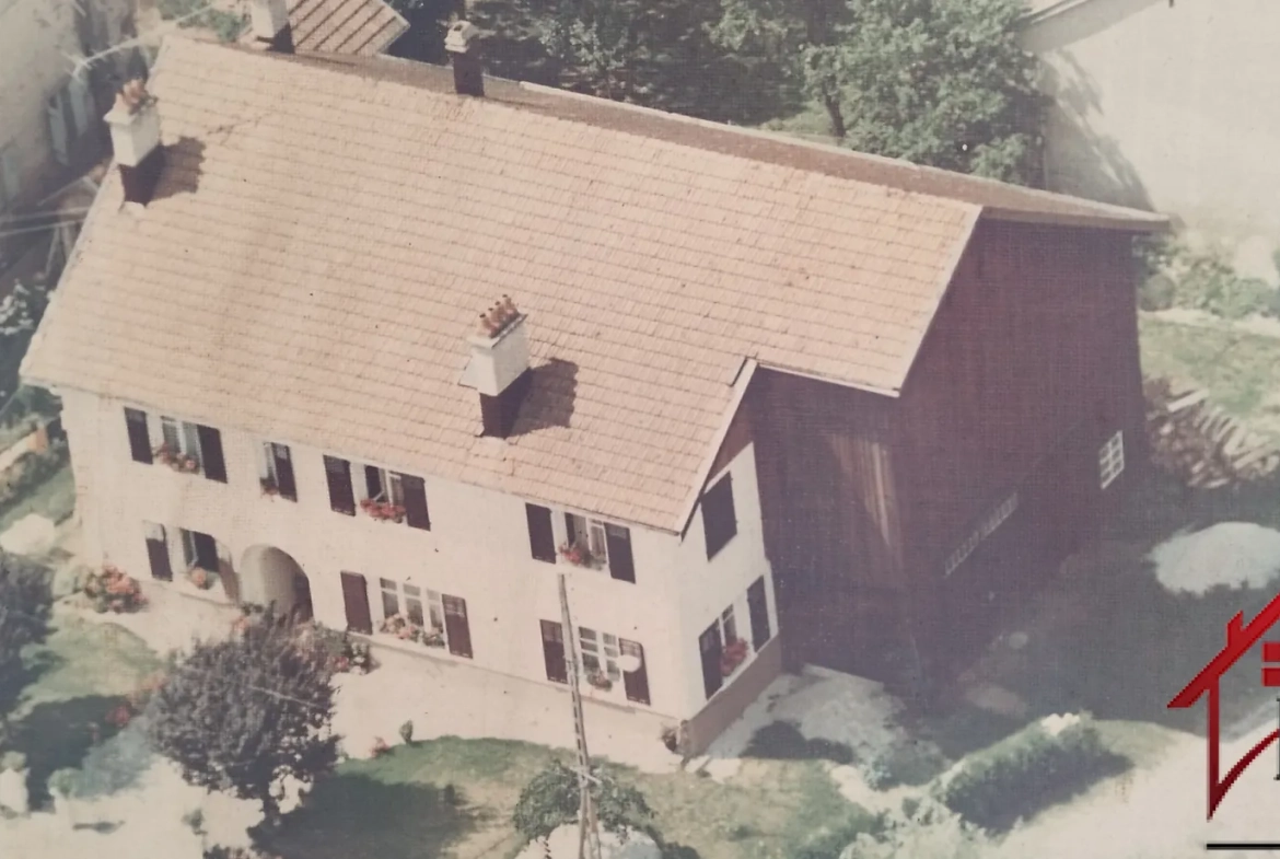 Ancienne ferme à rénover de 153 m² dans les Vosges près de Bruyères 