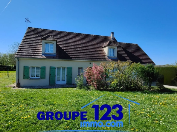 Maison familiale lumineuse avec jardin, garage et chalet en HauteVive - Quartier paisible 