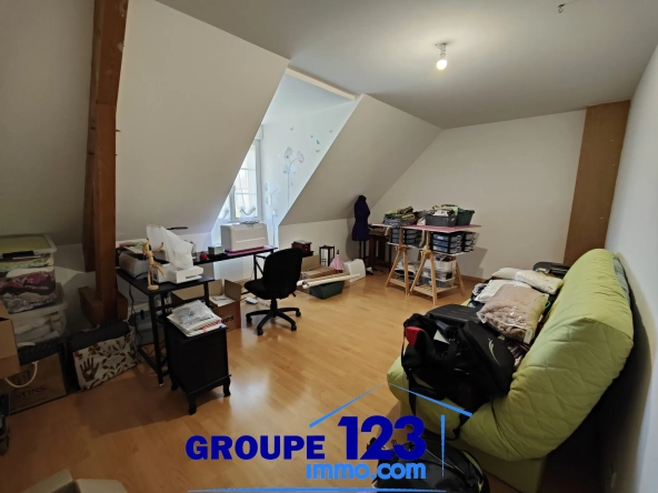 Maison familiale lumineuse avec jardin, garage et chalet en HauteVive - Quartier paisible 
