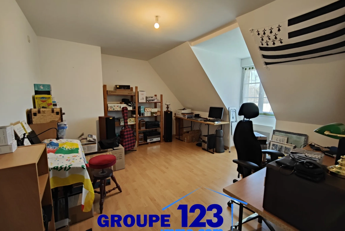 Maison familiale lumineuse avec jardin, garage et chalet en HauteVive - Quartier paisible 