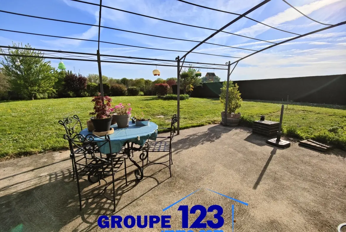 Maison familiale lumineuse avec jardin, garage et chalet en HauteVive - Quartier paisible 
