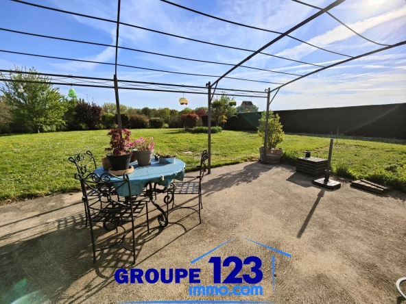 Maison familiale lumineuse avec jardin, garage et chalet en HauteVive - Quartier paisible 