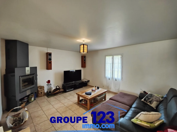 Maison familiale lumineuse avec jardin, garage et chalet en HauteVive - Quartier paisible 