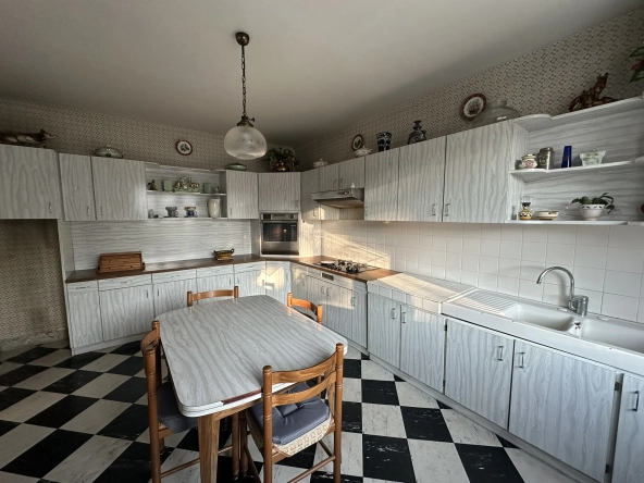 Maison de ville spacieuse de 152 m2 à Baud avec garage et jardin 