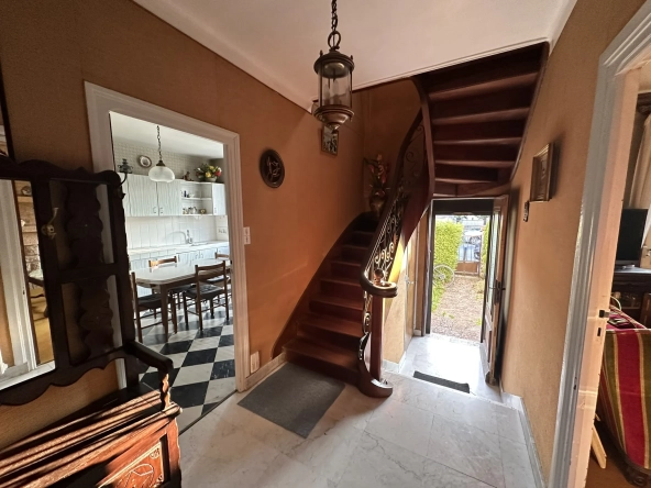 Maison de ville spacieuse de 152 m2 à Baud avec garage et jardin 