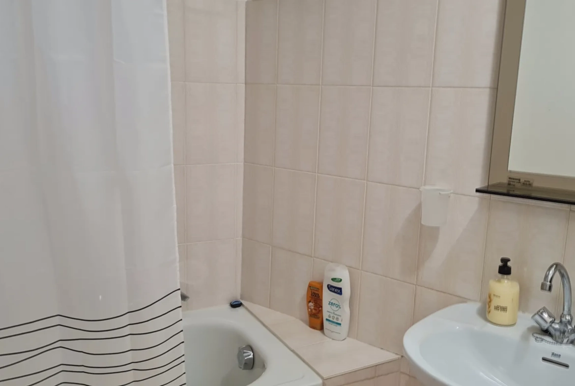Appartement F2 avec terrasse à Amélie-les-Bains proche des thermes 