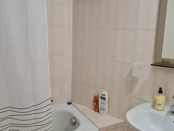 Appartement F2 avec terrasse à Amélie-les-Bains proche des thermes 