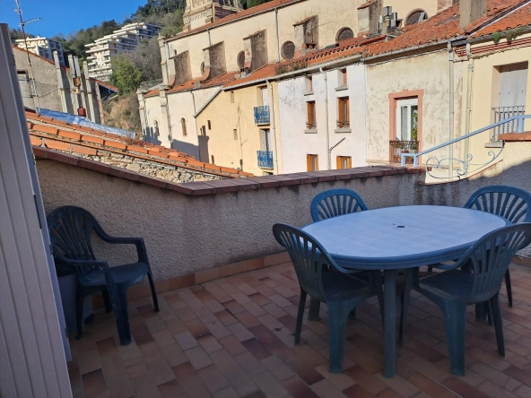 Appartement F2 avec terrasse à Amélie-les-Bains proche des thermes