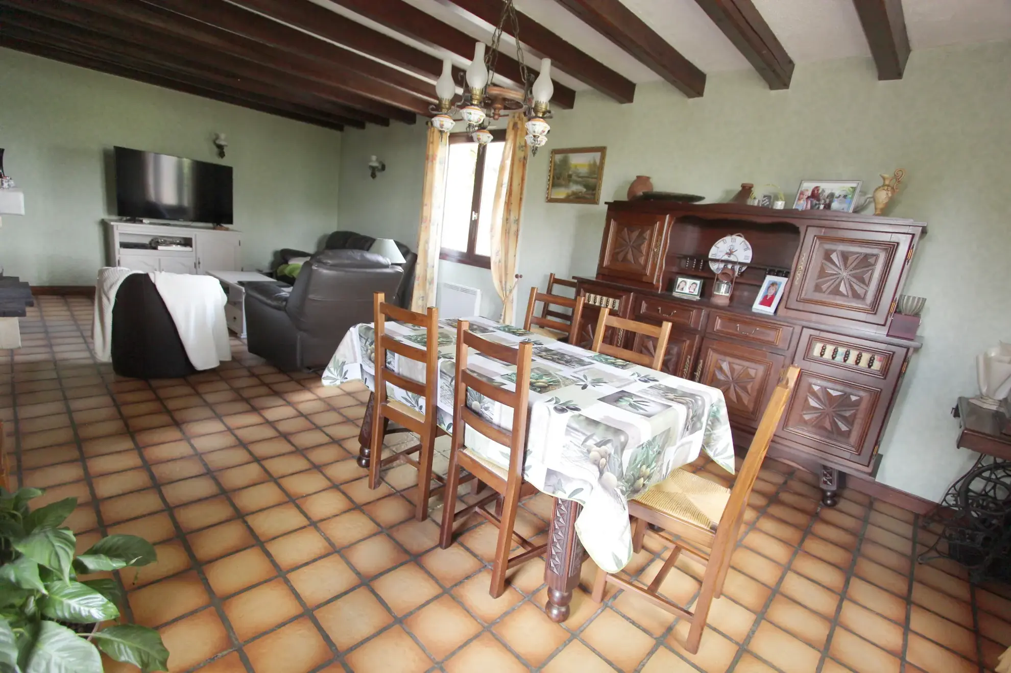 Maison de plain-pied avec jardin, garage et dépendance à Niort en exclusivité 