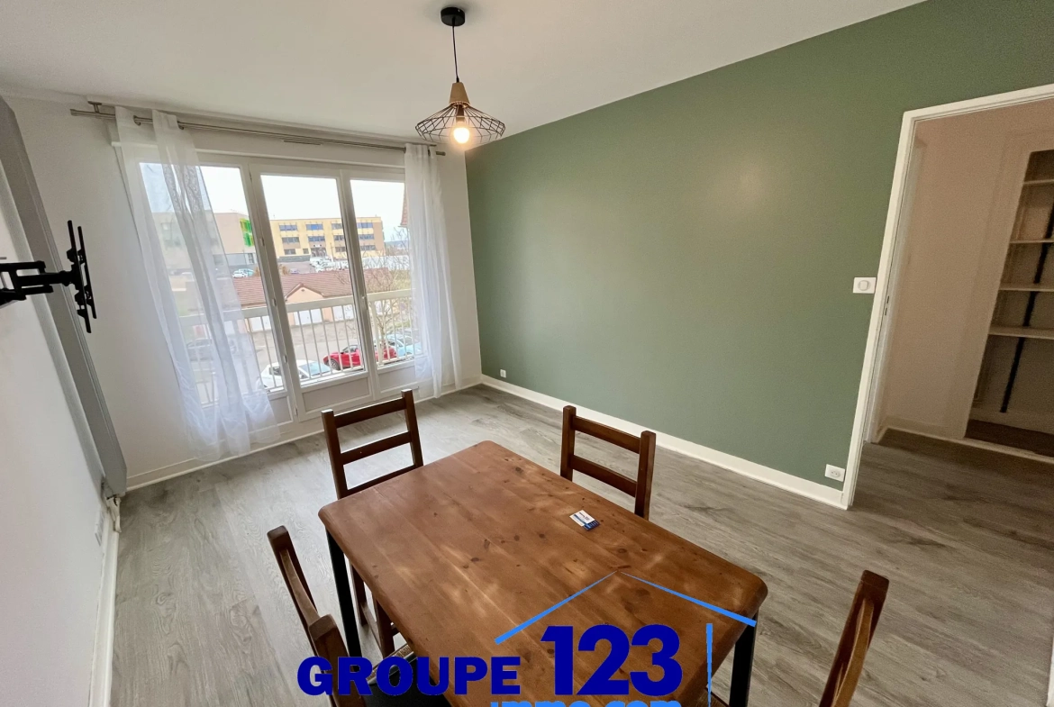 Studio à vendre de 33 m² à Auxerre avec balcon, cave et stationnement sécurisé 
