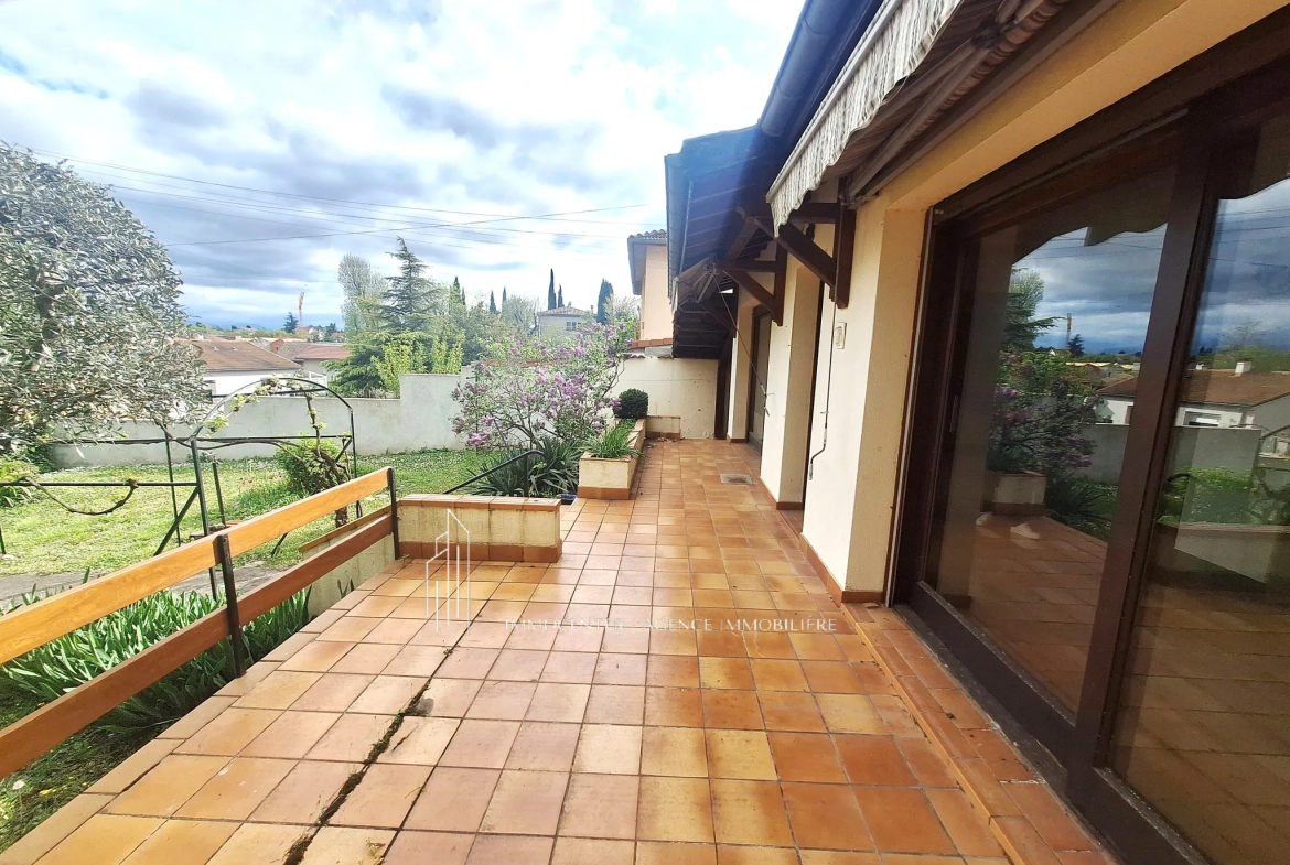 Maison à vendre de 86 m² avec jardin à Romans-sur-Isère près des commodités 
