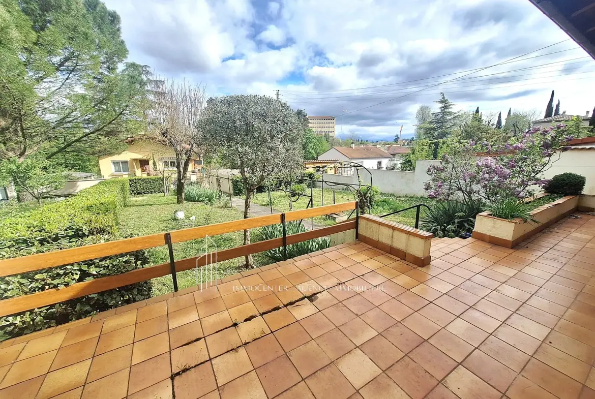Maison à vendre de 86 m² avec jardin à Romans-sur-Isère près des commodités 