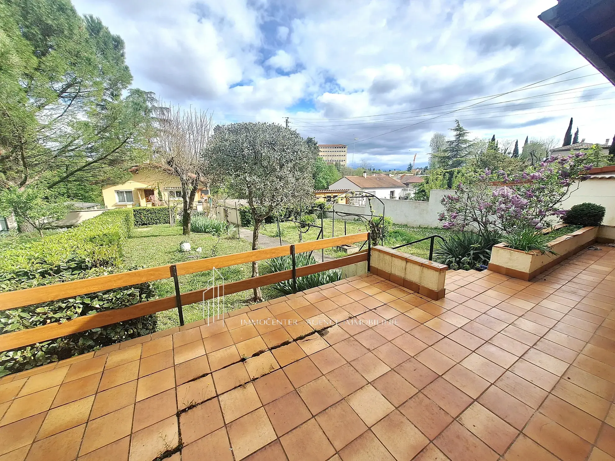 Maison à vendre de 86 m² avec jardin à Romans-sur-Isère près des commodités 