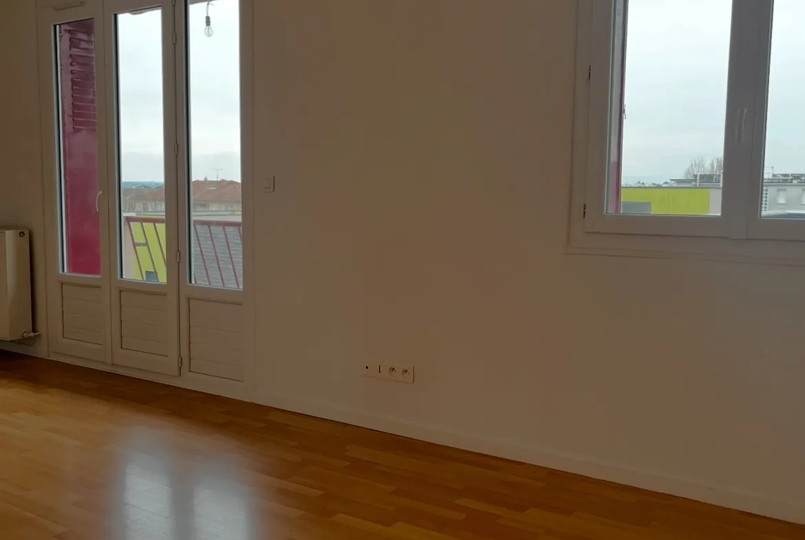 Appartement T3 lumineux avec vue dégagée à Villefranche-sur-Saône 