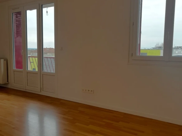 Appartement T3 lumineux avec vue dégagée à Villefranche-sur-Saône