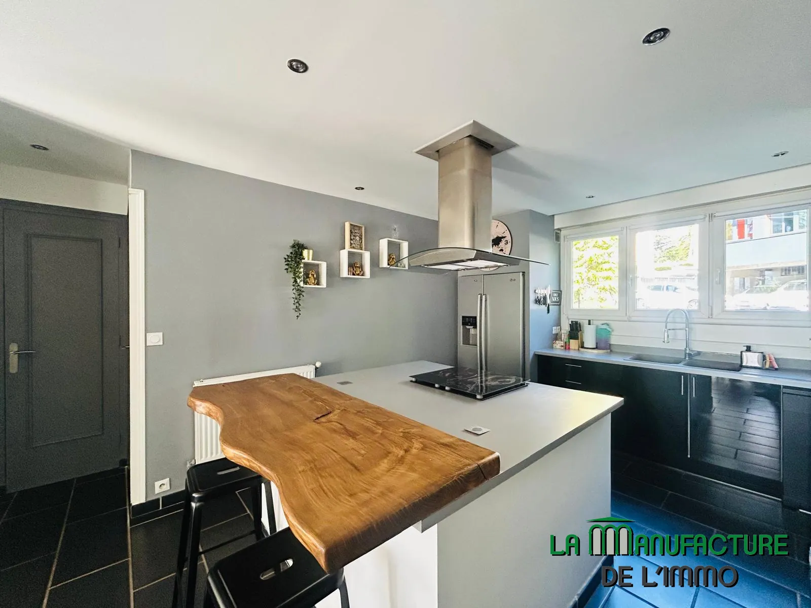 Appartement F4 lumineux de 73 m² à Saint-Étienne avec parking et balcon 