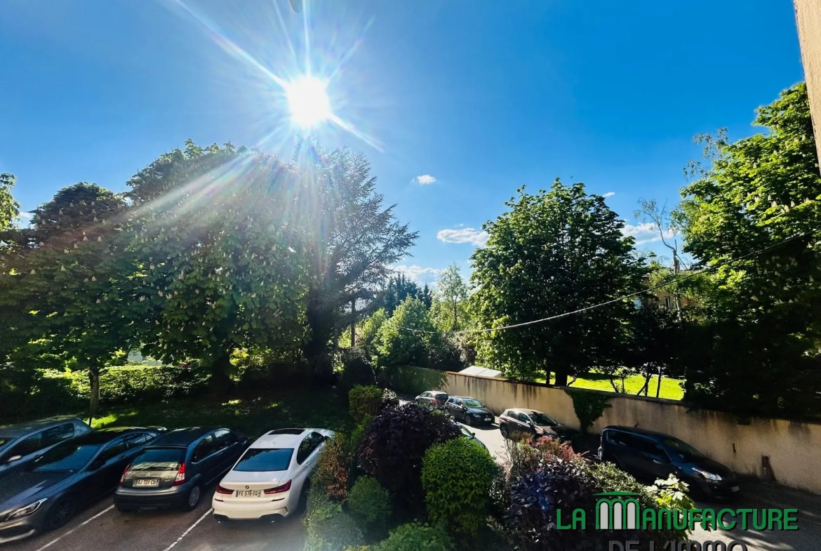 Appartement F4 lumineux de 73 m² à Saint-Étienne avec parking et balcon 