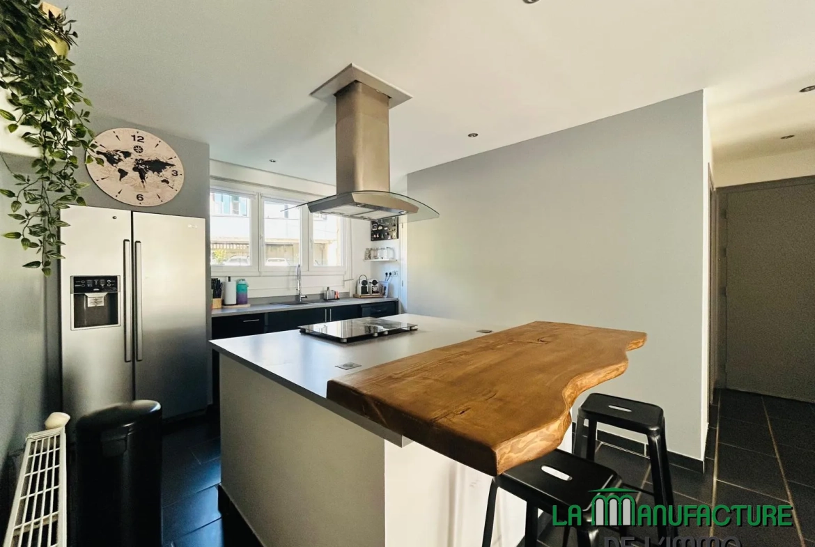 Appartement F4 lumineux de 73 m² à Saint-Étienne avec parking et balcon 
