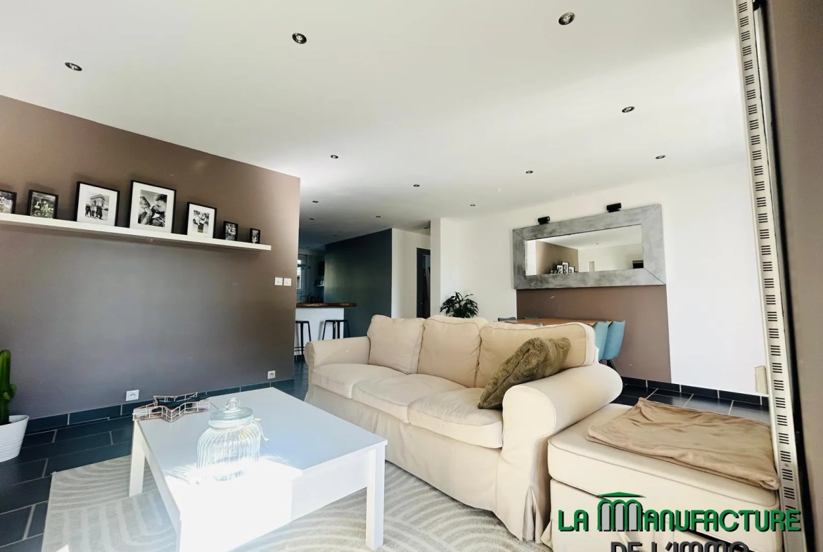 Appartement F4 lumineux de 73 m² à Saint-Étienne avec parking et balcon 