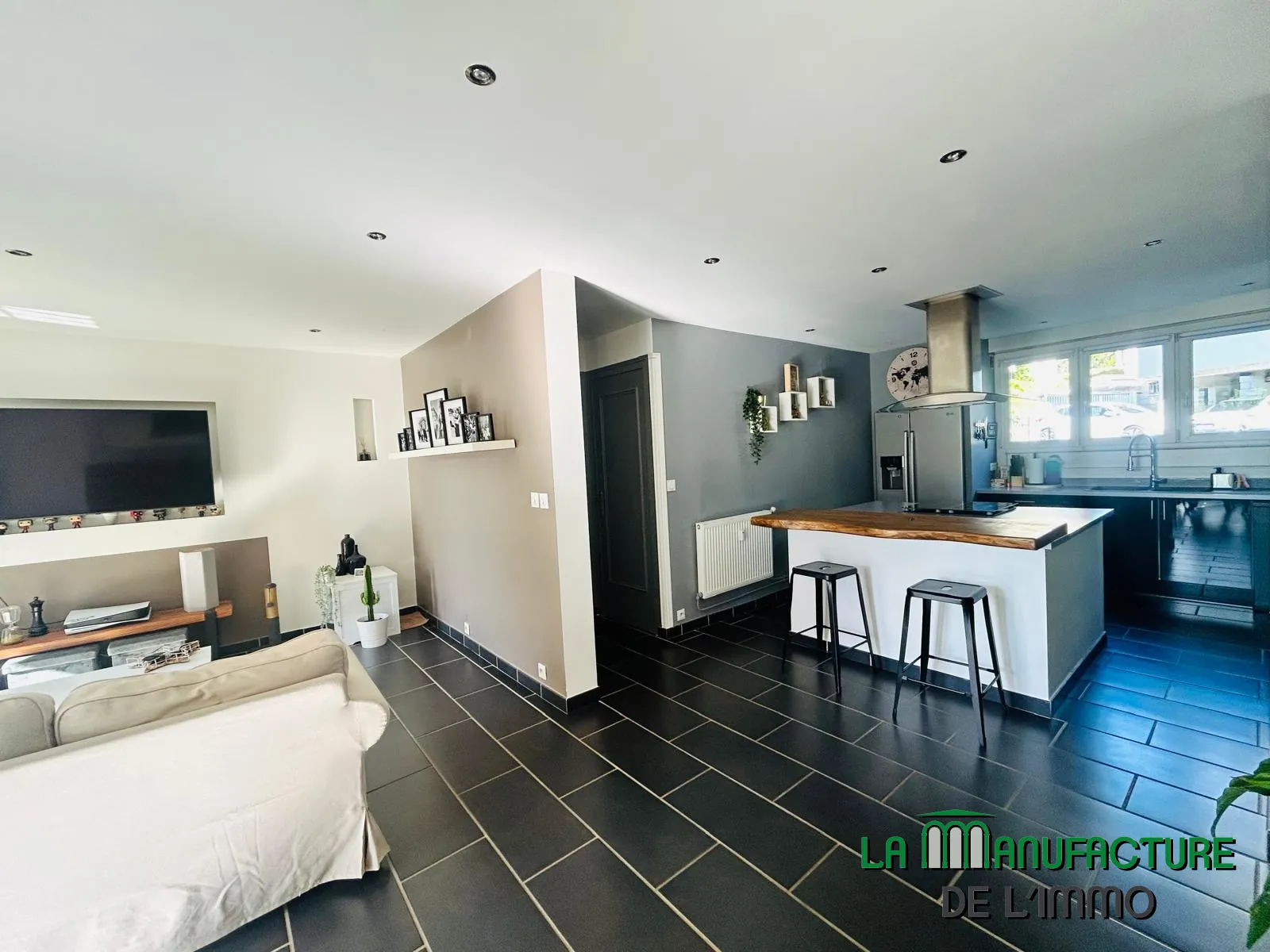 Appartement F4 lumineux de 73 m² à Saint-Étienne avec parking et balcon 