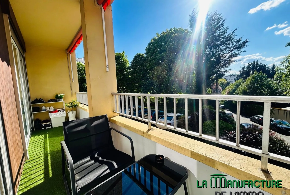 Appartement F4 lumineux de 73 m² à Saint-Étienne avec parking et balcon 