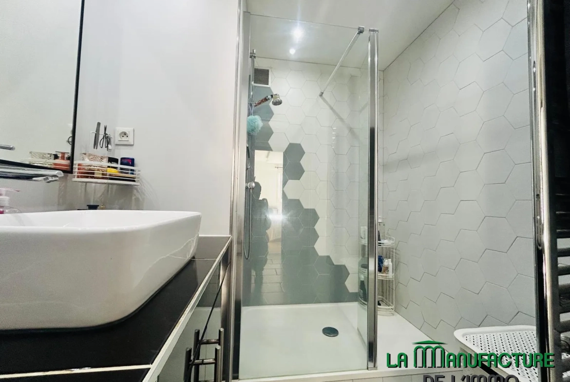 Appartement F4 lumineux de 73 m² à Saint-Étienne avec parking et balcon 