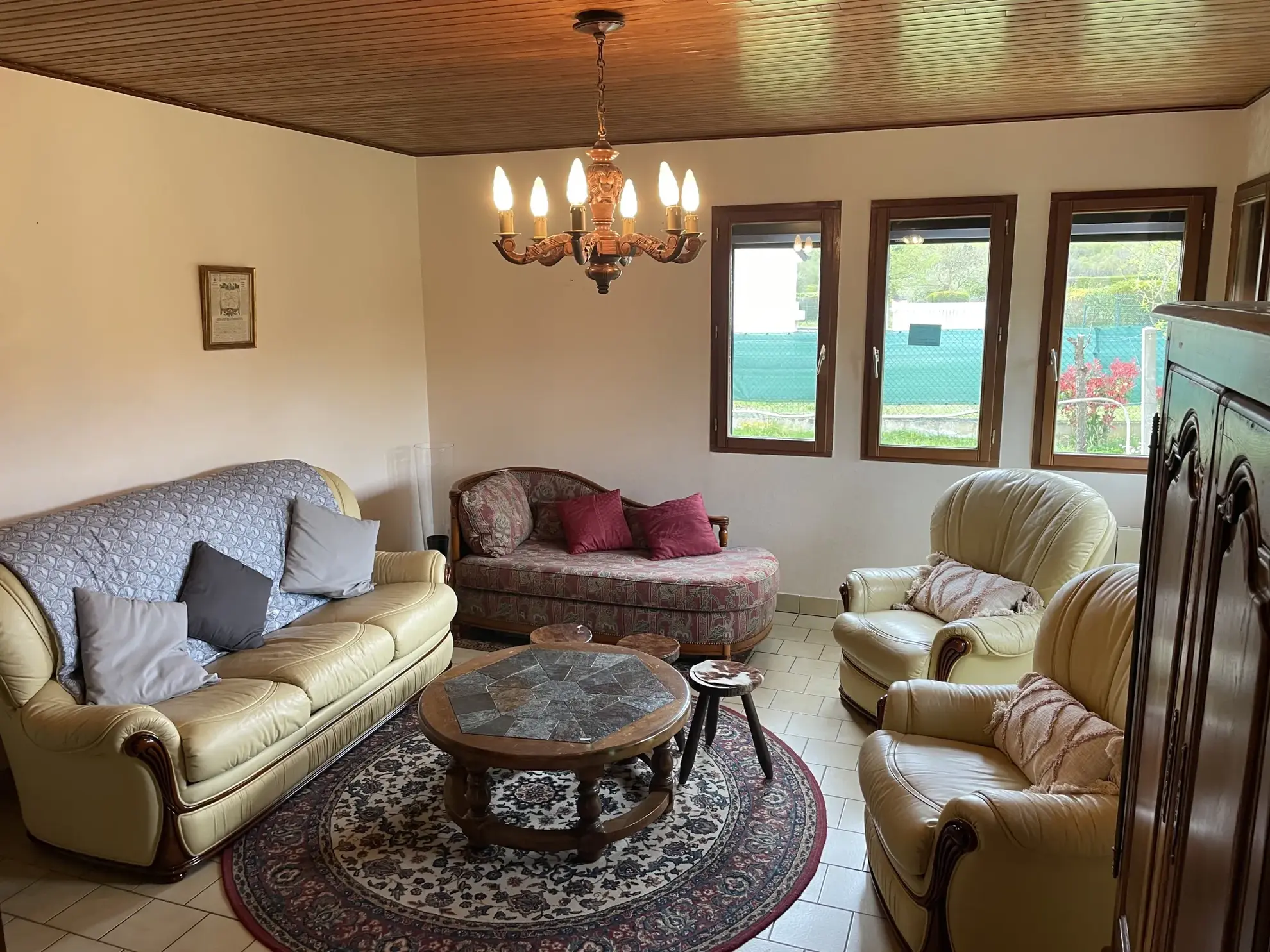 Maison de plain-pied à Luche Pringe de 112 m² avec garage et dépendances 