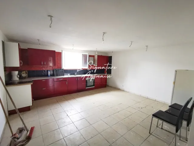Spacieuse Maison de 8 Pièces et 235 m² à Feugarolles, Calme et Espaces Verts 