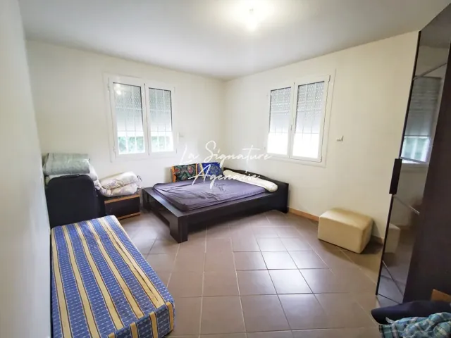 Spacieuse Maison de 8 Pièces et 235 m² à Feugarolles, Calme et Espaces Verts 
