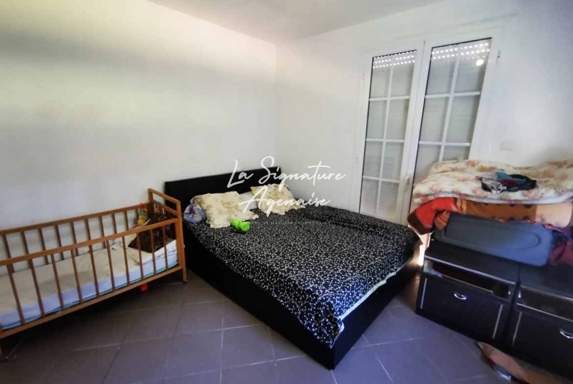 Spacieuse Maison de 8 Pièces et 235 m² à Feugarolles, Calme et Espaces Verts 