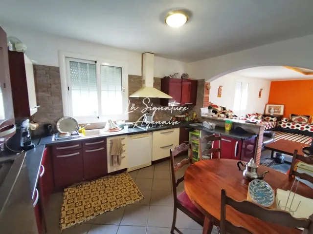 Spacieuse Maison de 8 Pièces et 235 m² à Feugarolles, Calme et Espaces Verts 