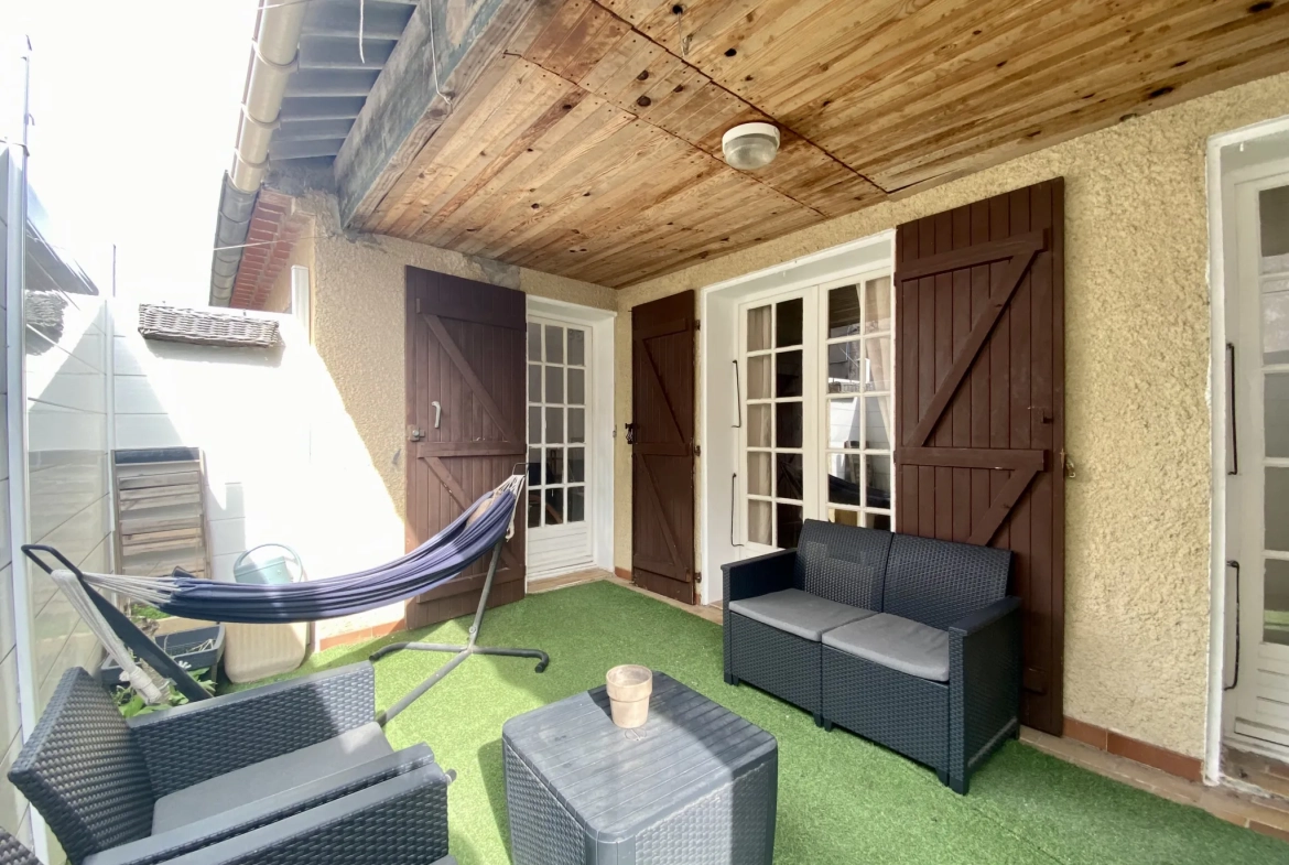 Grande maison à Vias avec terrasse, garage et potentialité de studio indépendant 