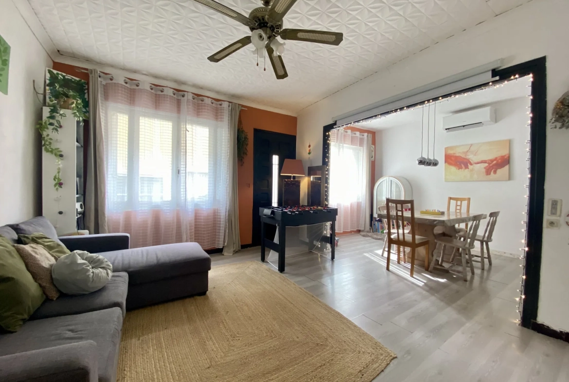Grande maison à Vias avec terrasse, garage et potentialité de studio indépendant 