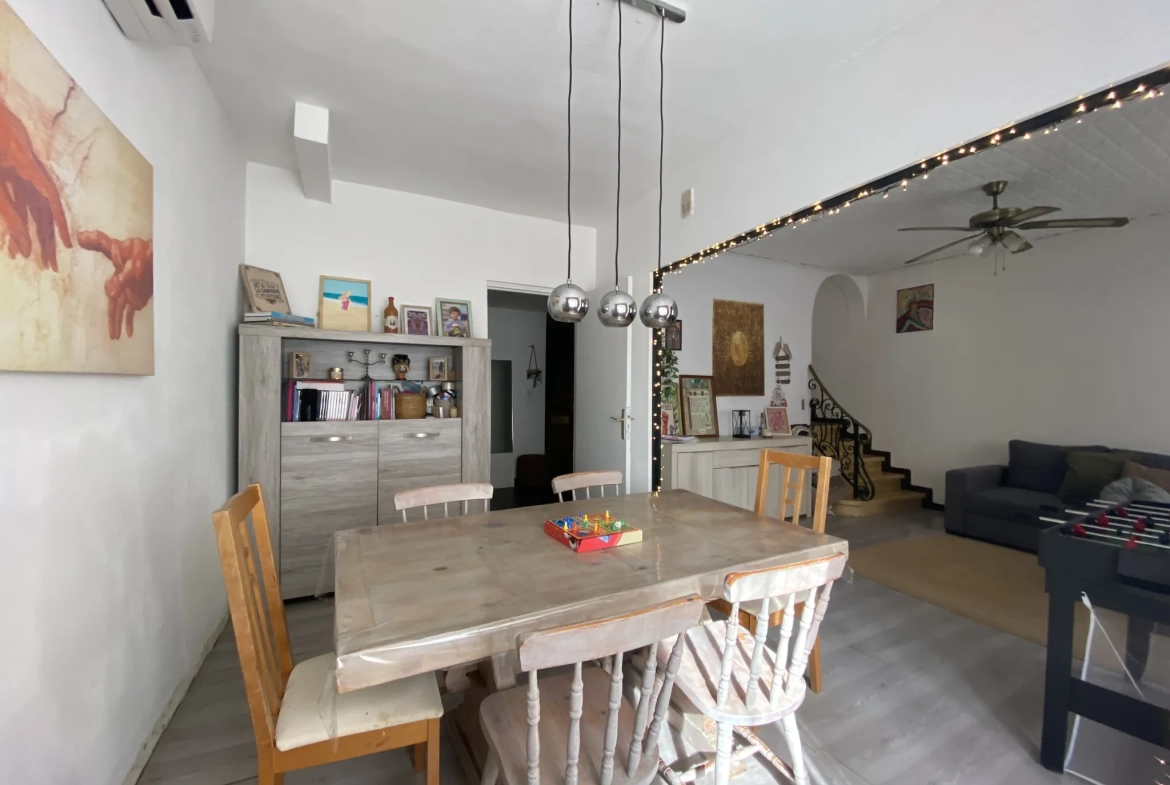 Grande maison à Vias avec terrasse, garage et potentialité de studio indépendant 