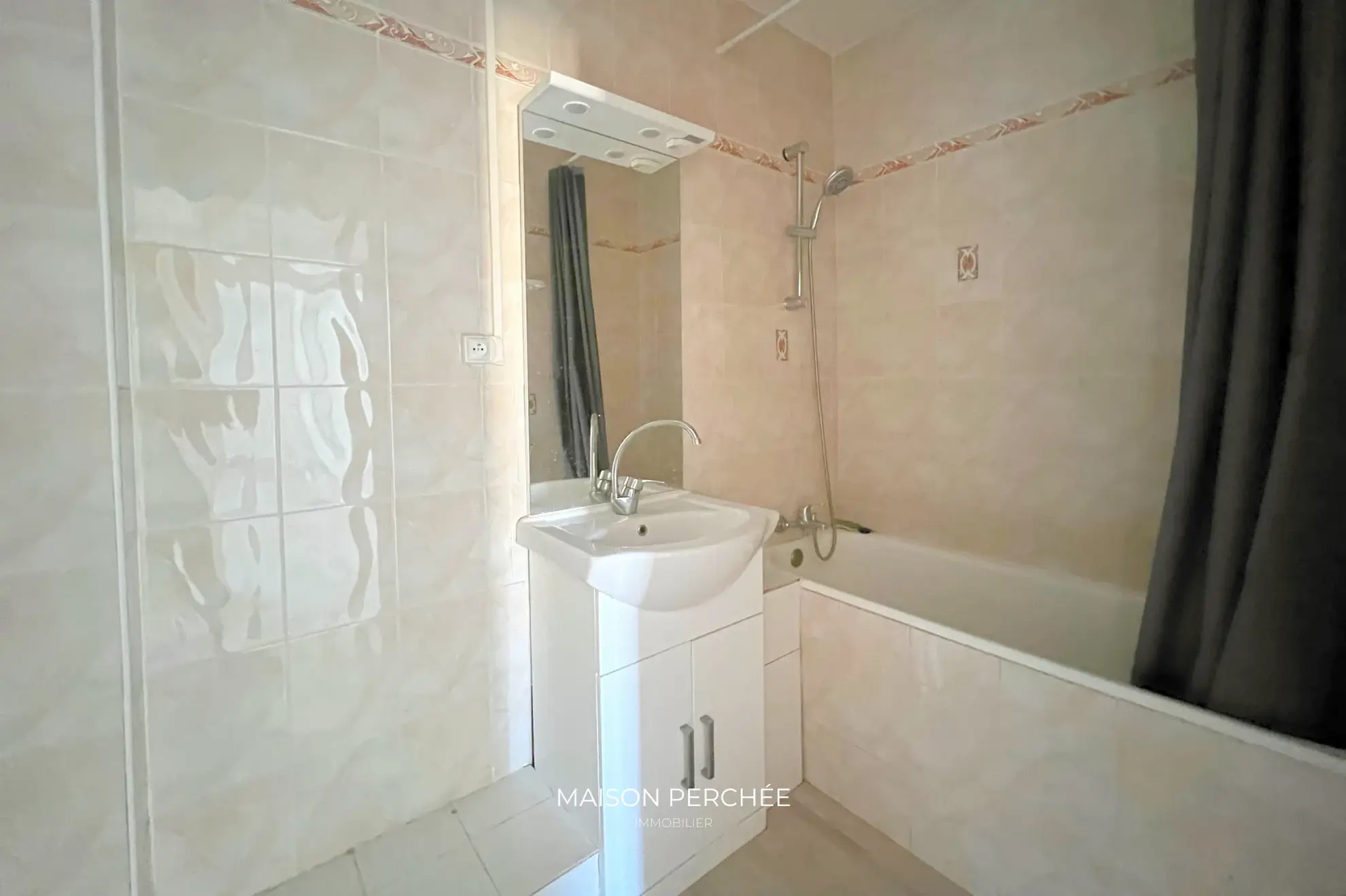 Achat appartement 3 pièces à Draguignan avec balcon et parking 