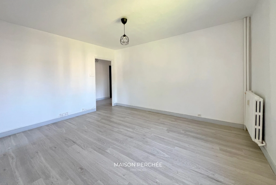 Achat appartement 3 pièces à Draguignan avec balcon et parking 
