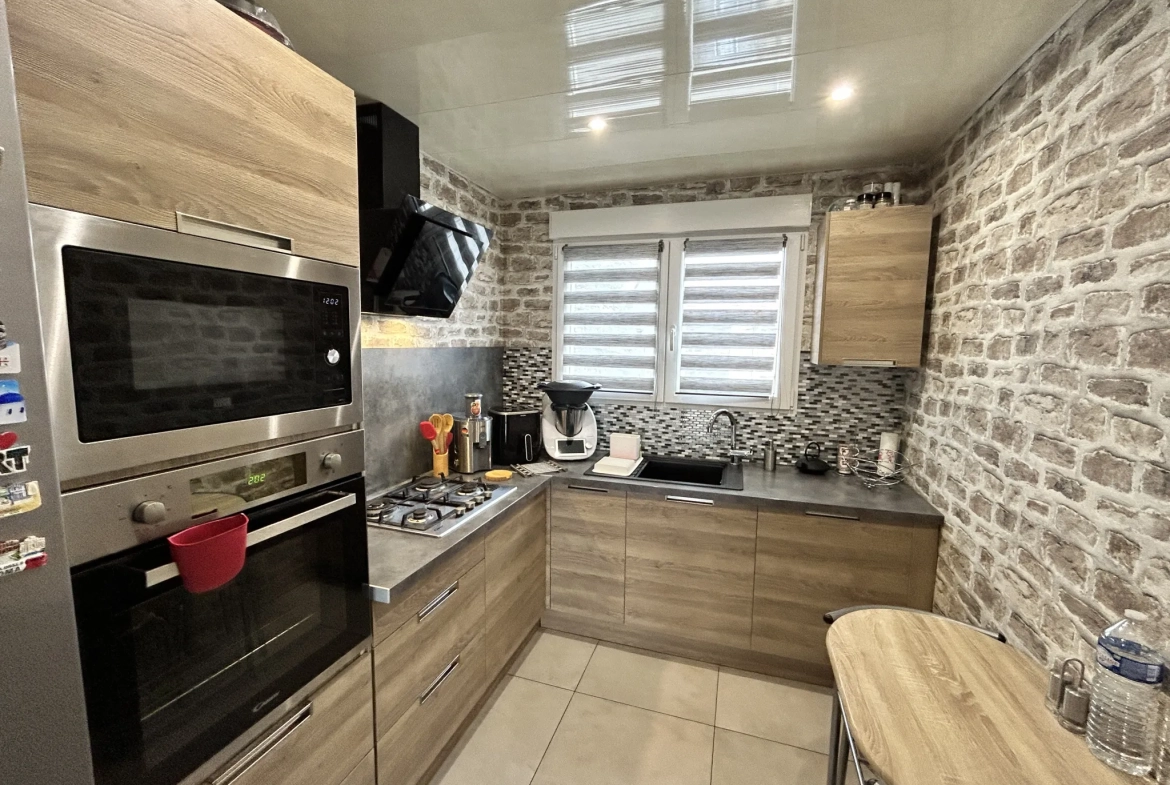Appartement T4 rénové avec balcon et cave à Montigny-lès-Metz 