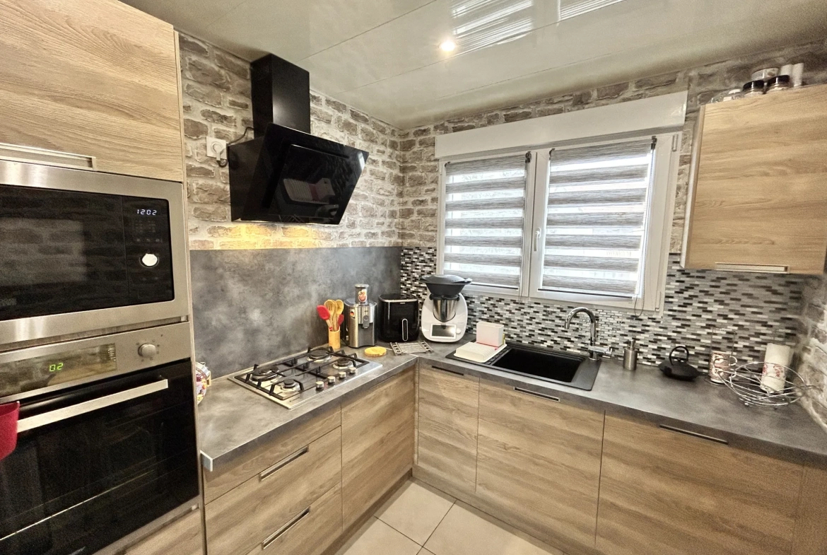 Appartement T4 rénové avec balcon et cave à Montigny-lès-Metz 